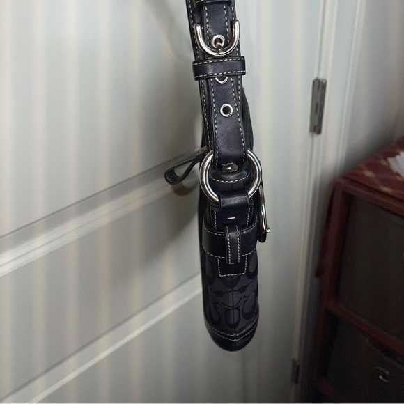 COACH BLACK SIGNATURE CANVAS & LEATHER SLIM DUFFLE SHOULDER BAG VINTAGE - Picture 10 of 17